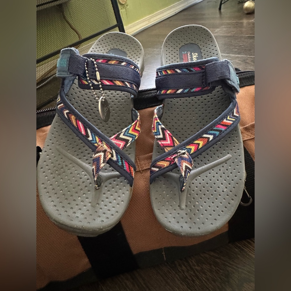 Skechers Outdoor Lifestyle Reggae Blue Zigzag Multicolor Pattern Sandals Size 9